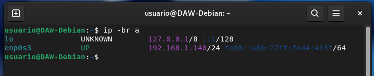 Comprobación de la dirección IP de Debian mediante el comando ip a